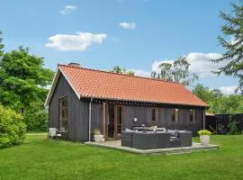 Nice Home In Ebeltoft With Wifi