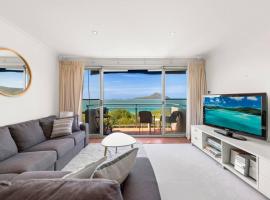 Shoal Bay Shores, modern beachfront unit + Wifi, holiday rental in Nelson Bay