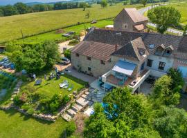 La Maison de la Colline، فندق في Vers