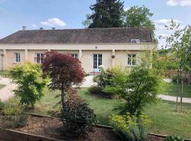 Riverside Lodge, cottage in Chablis