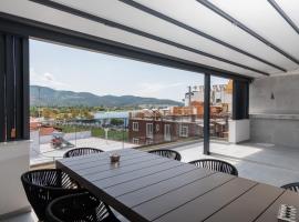 SithoniaRS Luxury 2nd Floor Roofgarden Apartment With Unique Seaview, hotel de lujo en Neos Marmaras
