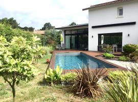 La villa du golf - chambre d hôtes, hotel v destinaci Gujan-Mestras