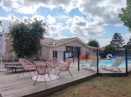 4 bedrooms family home - Bordeaux / Bassin / Lacs, Hotel in Le Barp