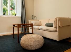 VILLA BRATTHOLMEN, hotel com estacionamento em Brattholmen