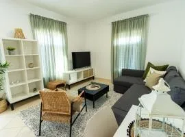 LUXURY STYLISH APARTMENT BURE