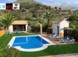 Casa Rural La teja (Caminito del Rey), hotel com piscina em El Chorro