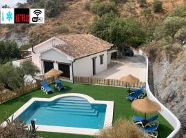 Casa Rural Las Angosturas (Caminito del Rey), hotel com piscina em El Chorro