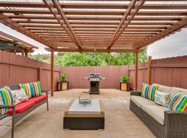 Inviting Poway Studio with Patio and Gas Grill!, hotel sa Poway