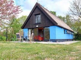 Blaues Haus by Rujana, Ferienwohnung in Zirkow