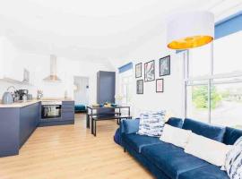 Sleeps 6 The Lovely Lymington Lock off, hotel i Lymington