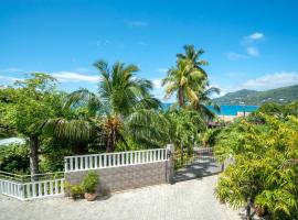 La Belle Residence Self Catering Accommodation, hotell i Beau Vallon