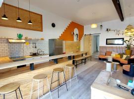 COAST - Utopy Hostel, hostel in Biarritz