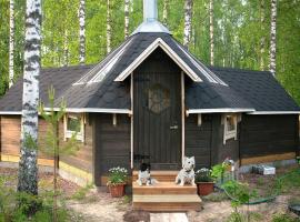 Troll House Eco-Cottage, Nuuksio for Nature lovers, Petfriendly, chalé alpino em Espoo