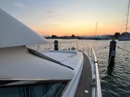 NAVÏ, Yacht à quai Sète centre, 2 à 8 pers