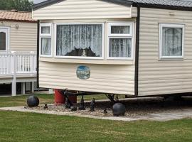 Millfields 6 berth caravan MAX 4 ADULTS Bob family's only and lead person must be over 30 บ้านพักในอินโกลด์เมลส์