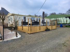 Mobil Home à la ferme, בית חווה בLe Neufbourg