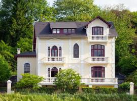 Villa l'Orante, B&B in Lourdes