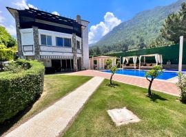 Luxury Villa with Pool and Jacuzzi Fethiye, holiday home in Oludeniz