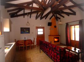 Mikro Xorio, hotel in Vathi