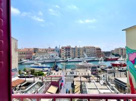 Appartement avec vue sur le port, hotelli kohteessa Sète