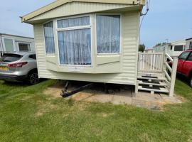 Tessas caravan breaks 3, hotel in Chapel Saint Leonards