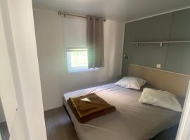 Mobil Home 4 personnes, hotel in Narbonne-Plage
