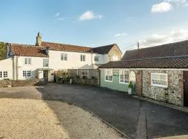 The Farmhouse with two hot tubs