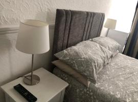 AC Lounge 125, holiday rental in Rochford