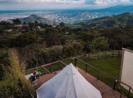 Glamping La Pau, luxury tent in Cali