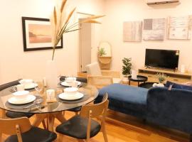 Footscray home just 7km away to Melbourne CBD newly stylist setup, habitación en casa particular en Melbourne