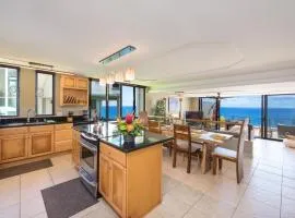 Puu Poa Ocean Bluff Condo, Incredible Views, Walk to Beaches, Pool & Tennis