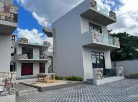 John House studio No 8