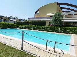 Appartamento L'Azalea - a due passi da Numana con grande terrazzo e piscina condominiale stagionale