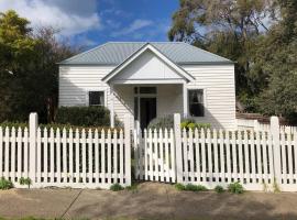 Beach House of Queenscliff, къща тип котидж в Куинсклиф