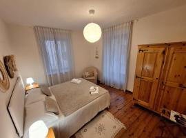 La casa di Nonno Renzo, hotel v destinaci Acceglio