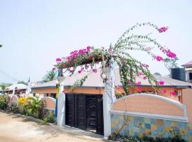 Nana Adu Guest House, hotell nära Boti Falls, Koforidua