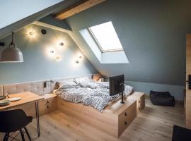 Rousa little guesthouse Cosy Sky، فندق في راسون دي سوبرا