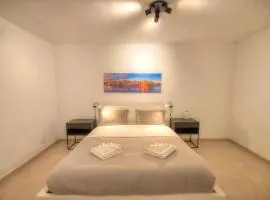 Spacious & Tastefully furnished 3 bedrooms RCUT1-1