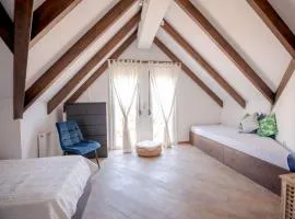 Ten Suns Residence (Maisonette)