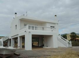 Family Sea Summer House at Eretria, hotel in Eretria