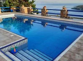 Cycladic House KRIOS with a Pool and 2min from the beach