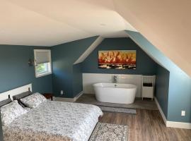 Relaxez, condo Zen, climatisé, campagne&lacs, pet-friendly hotel in Magog-Orford