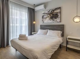 Studio 33 with twin beds & kitchenette at the new Olo living, hotel i Paceville
