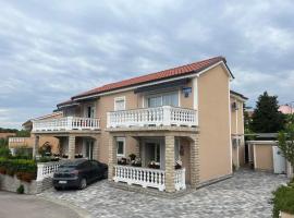 Apartments Ostojic, hotel v destinaci Krk