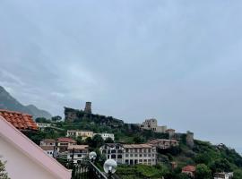 --HOTEL DEAL-- Rooms With Castle View, hotel poblíž Mezinárodní letiště Martky Terezy v Tiraně - TIA, Krujë