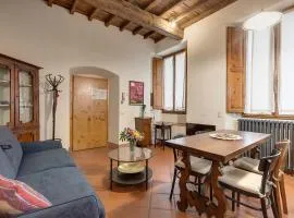 Dafne Apartment by Mamo Florence