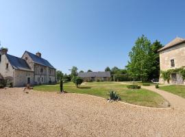 La tour du Grand Boust, hotell i Longué