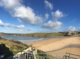 Beach Side Top Floor Property, Balcony & Sea Views, apartmen di Newquay