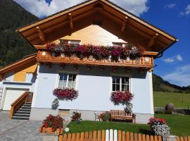 Bergluft Appartement - Haus Lerchegger，Mössna的度假住所