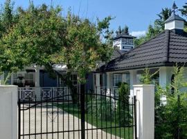 The Blue Cottage Akarattya, hotel en Balatonkenese